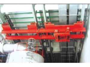 LX(SXG)过轨起重机是两部分独立轨道之间实现物品转移的一种专用起重机，典型应用于磨煤机的检修，立体仓库物品的转移。